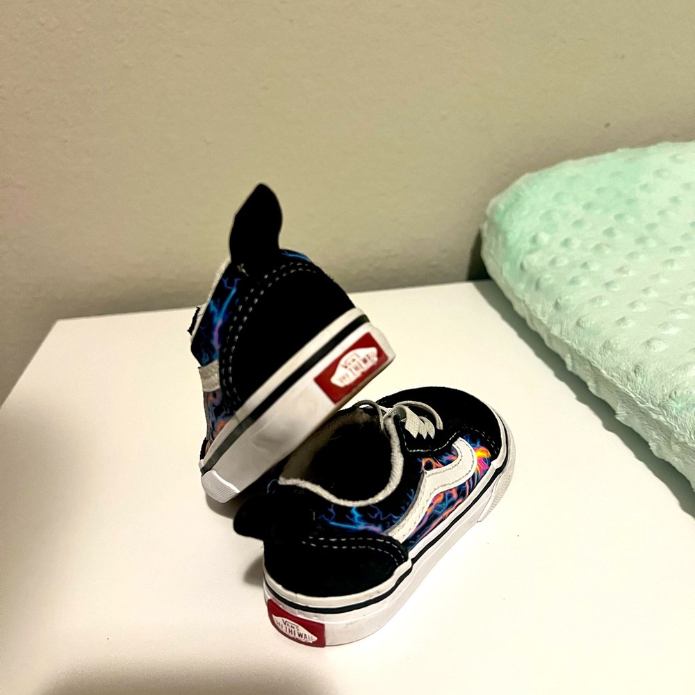 Vans with Flames - Picture 3 of 4